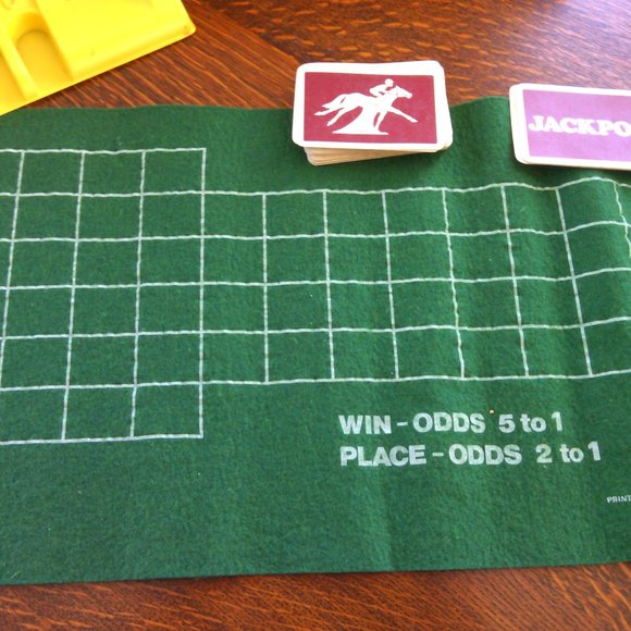 Lose Your Shirt vintage Waddingtons Games 1976 horse racing board game family - Picture 7 of 16